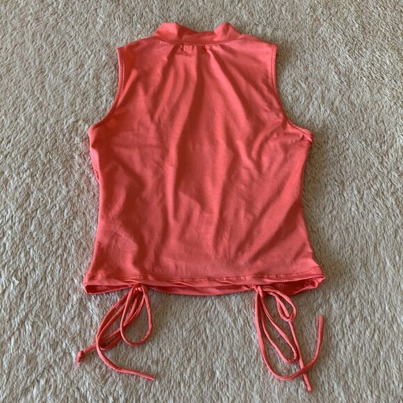 Hearts and Hips scrunchy top - Picture 4 of 16